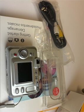 Kodak Easyshare CX7530 5 MP Digital Camera, with 3x Optical Zoom